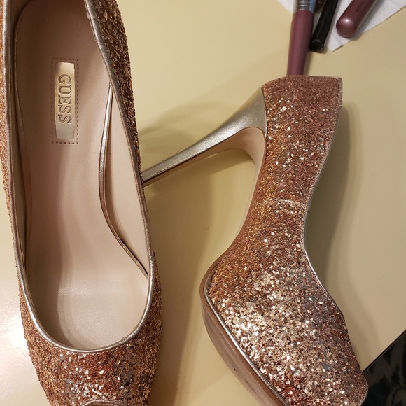 Heels - Picture 3 of 3